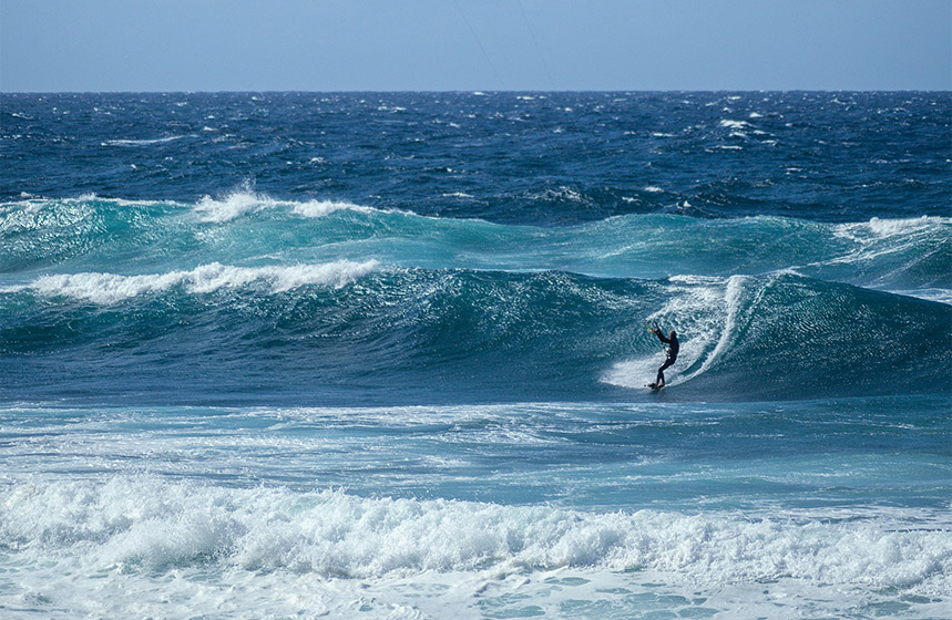 Why go on holidays in Essaouira for surfing and kitesurfing