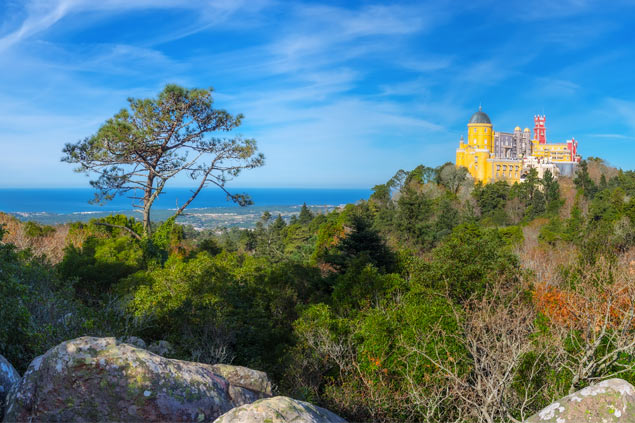 Rent a luxury villa in Sintra