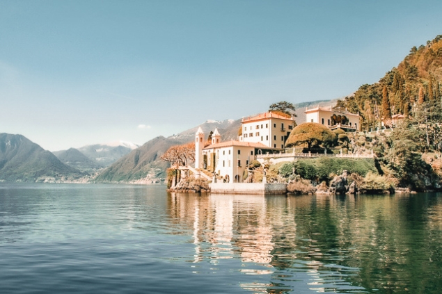 Villa renting in the Lake District in Italy