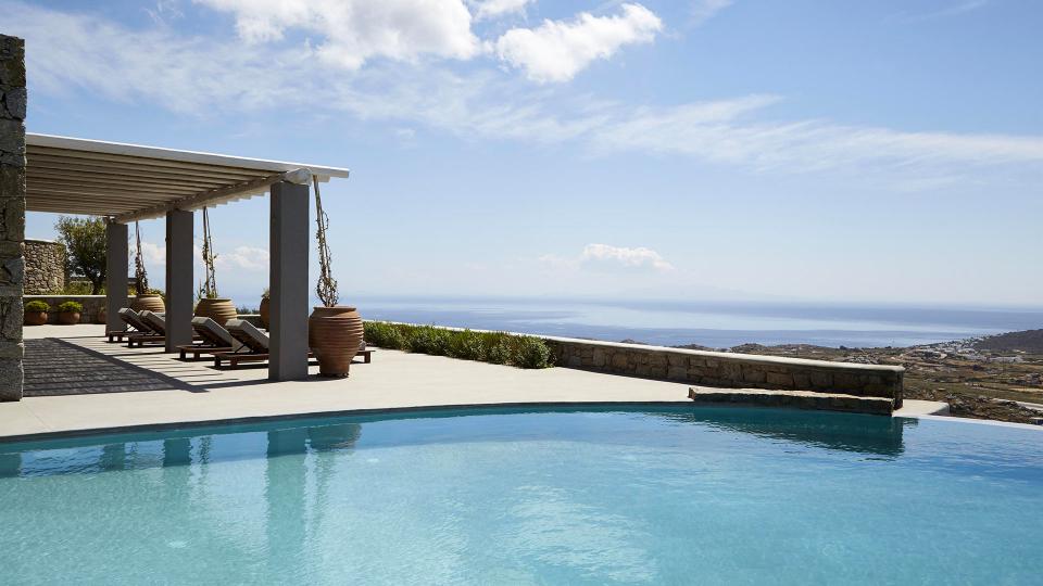 Luxury villa rentals in Greece | Villanovo